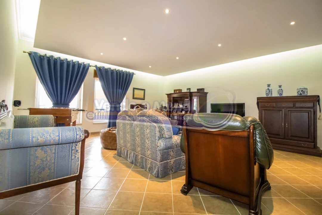 Moradia T5 para Venda em Samora Correia Foto 6