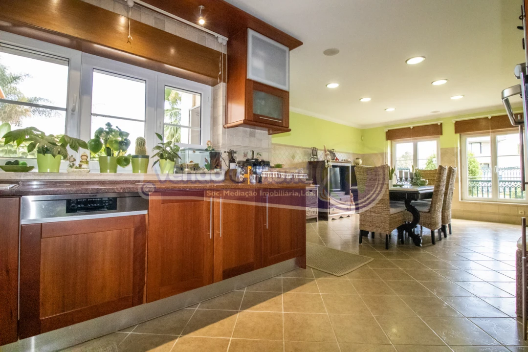 Moradia T5 para Venda em Samora Correia Foto 7