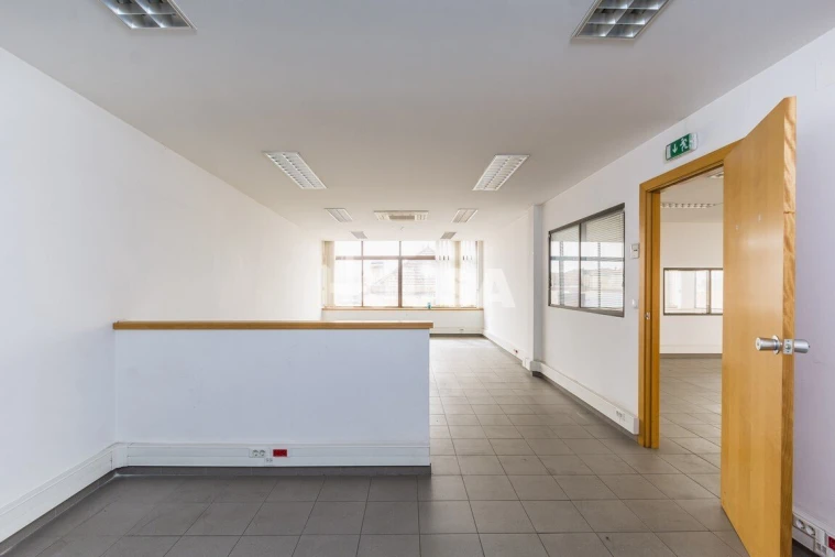 Prédio para Venda em Marrazes e Barosa Foto 14