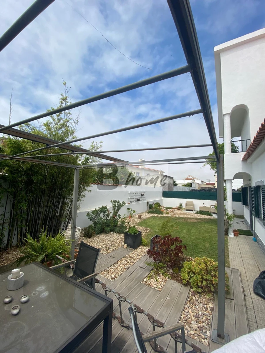 Moradia T3 para Venda em Charneca de Caparica e Sobreda Foto 3