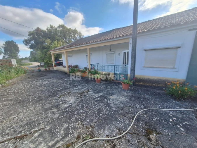 Quinta T4 para Venda em Casais e Alviobeira Foto 3