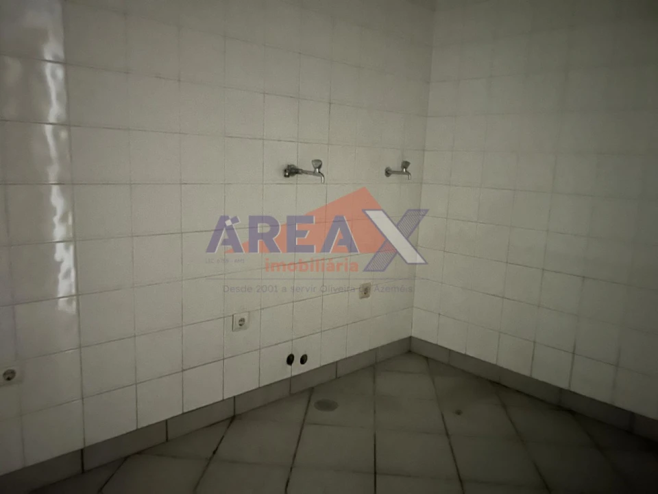 Loja para Venda em O. Azeméis, Riba-Ul, Ul, Macinhata Seixa, Madail Foto 13