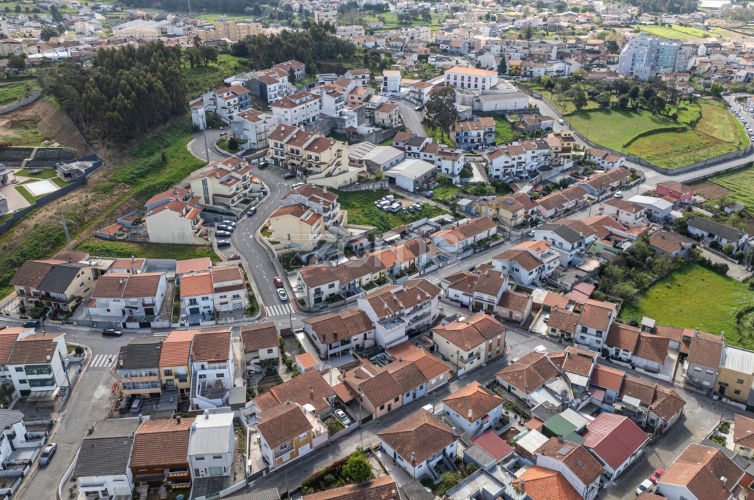 Moradia T2 para Venda em Baguim do Monte (Rio Tinto) Foto 8