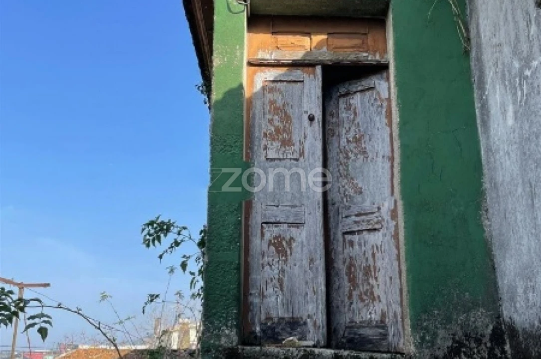 Moradia T5 para Venda em São Martinho das Chãs Foto 13