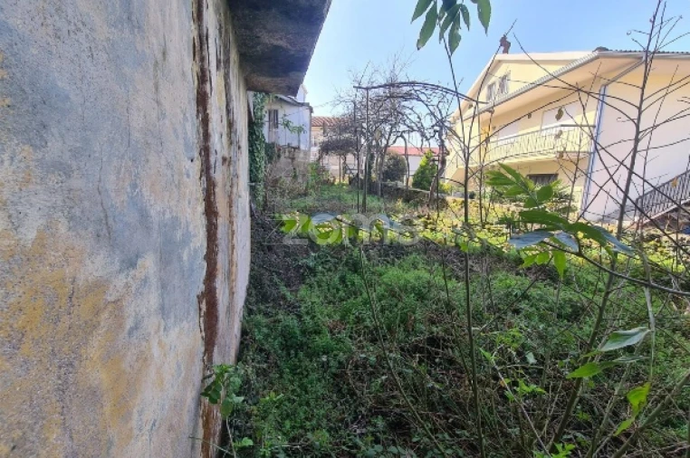 Moradia T5 para Venda em São Martinho das Chãs Foto 11