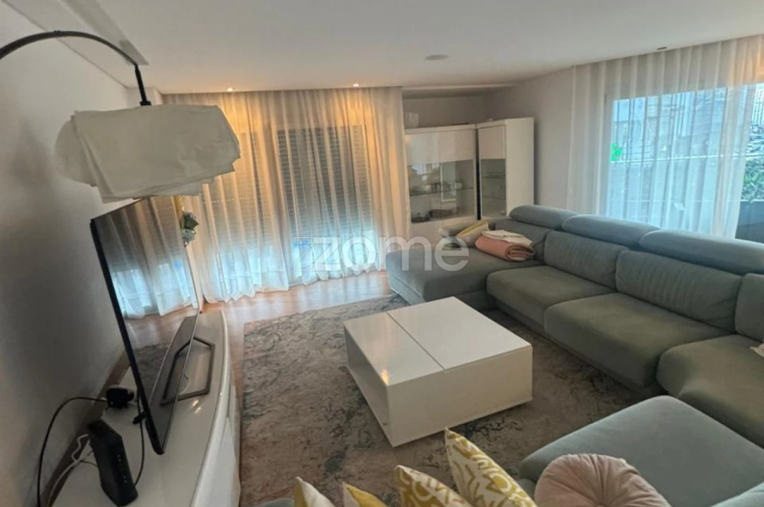 Apartamento T3 para Arrendamento em Venteira Foto 3