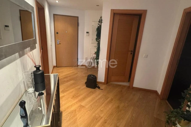 Apartamento T3 para Arrendamento em Venteira Foto 6