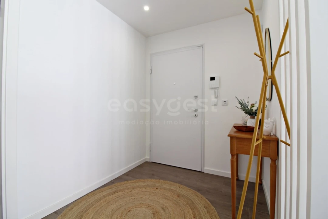 Apartamento T2 para Venda em Amora Foto 3