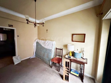 Apartamento T4 para Venda em Beato