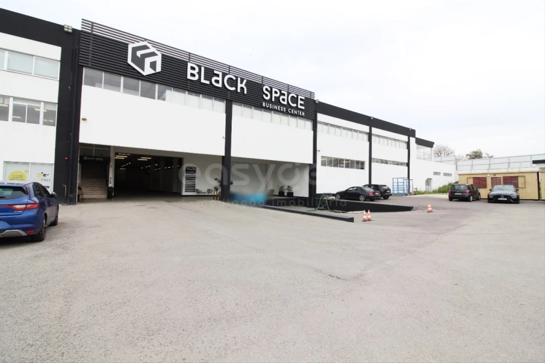 Armazém para Arrendamento em Alhos Vedros Foto 1