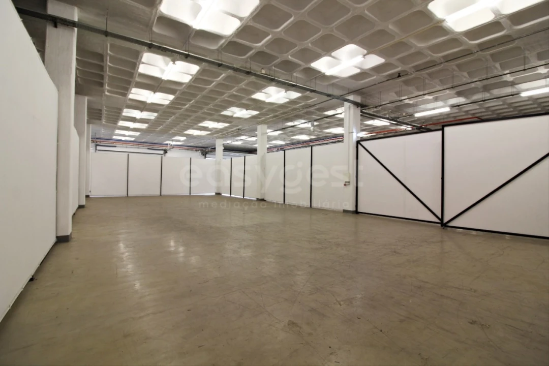 Armazém para Arrendamento em Alhos Vedros Foto 4