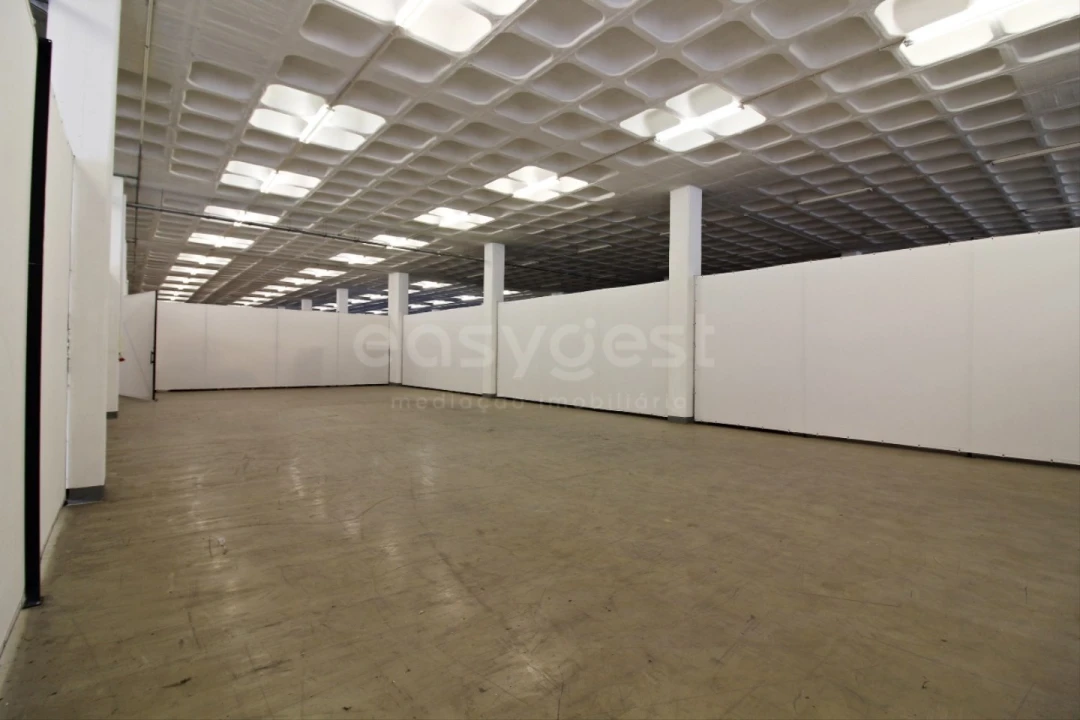 Armazém para Arrendamento em Alhos Vedros Foto 6