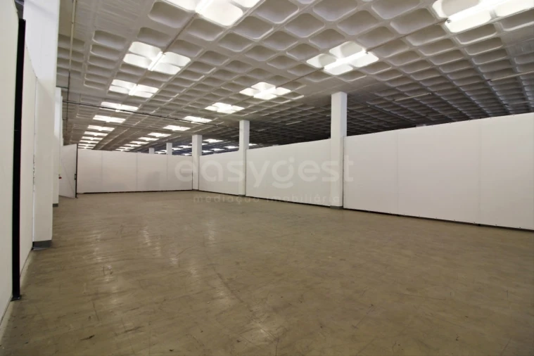 Armazém para Arrendamento em Alhos Vedros Foto 6