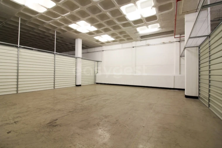 Armazém para Arrendamento em Alhos Vedros Foto 3