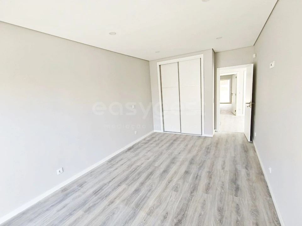 Moradia T4 para Venda em Fernao Ferro Foto 19