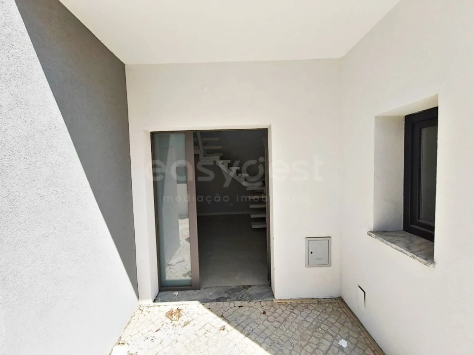Moradia T4 para Venda em Fernao Ferro Foto 35