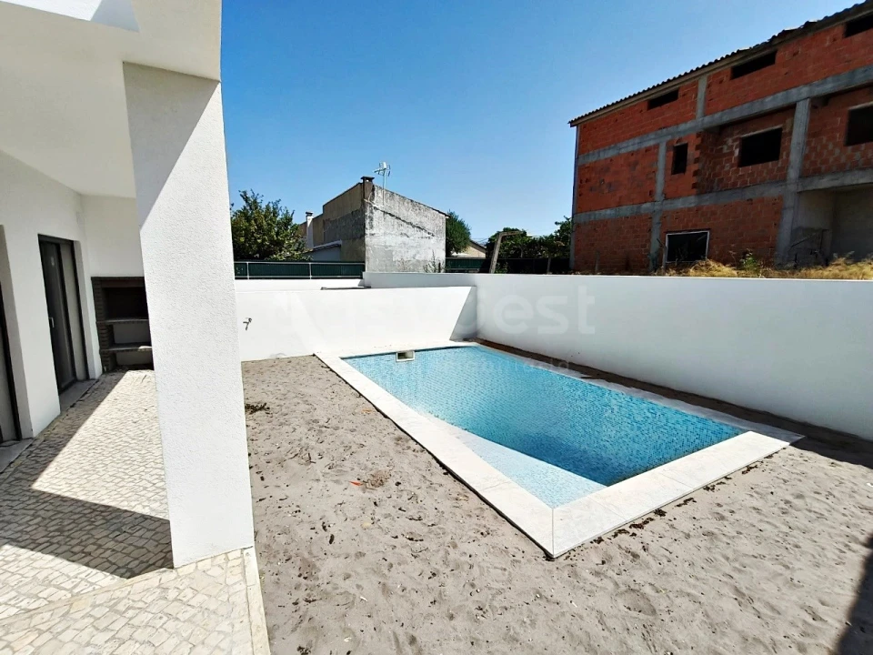 Moradia T4 para Venda em Fernao Ferro Foto 37