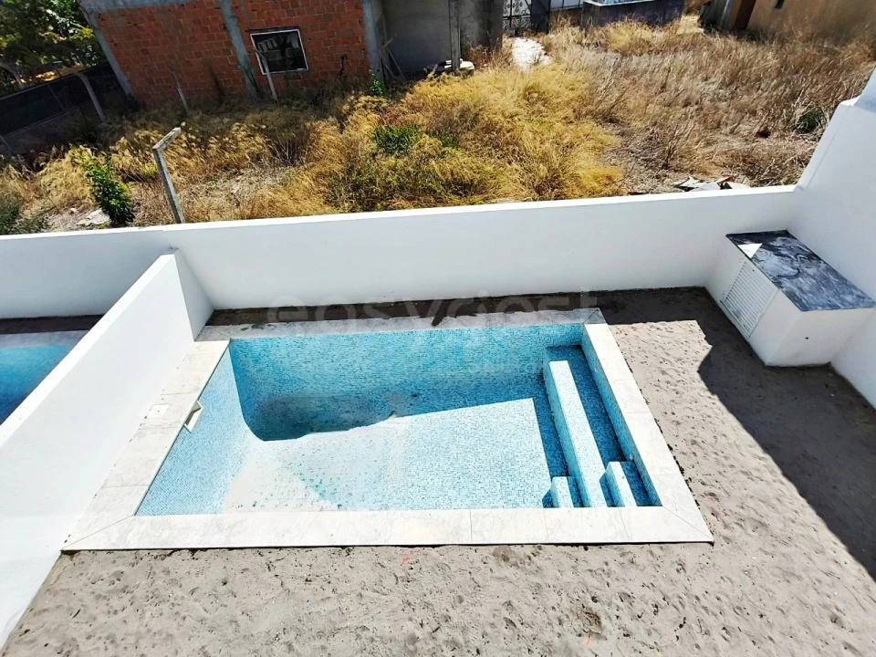 Moradia T4 para Venda em Fernao Ferro Foto 38