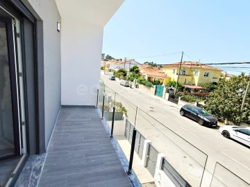 Moradia T4 para Venda em Fernao Ferro