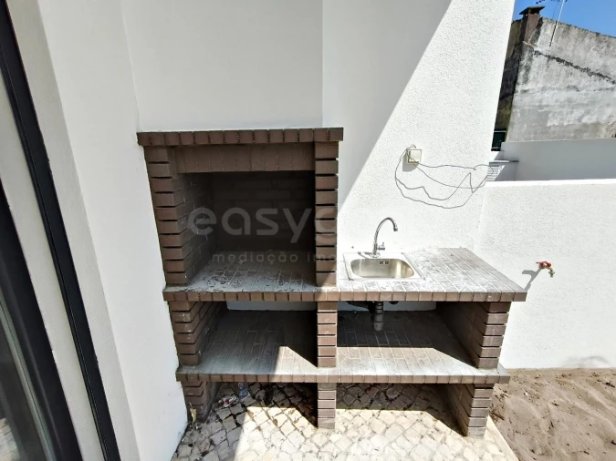 Moradia T4 para Venda em Fernao Ferro Foto 40