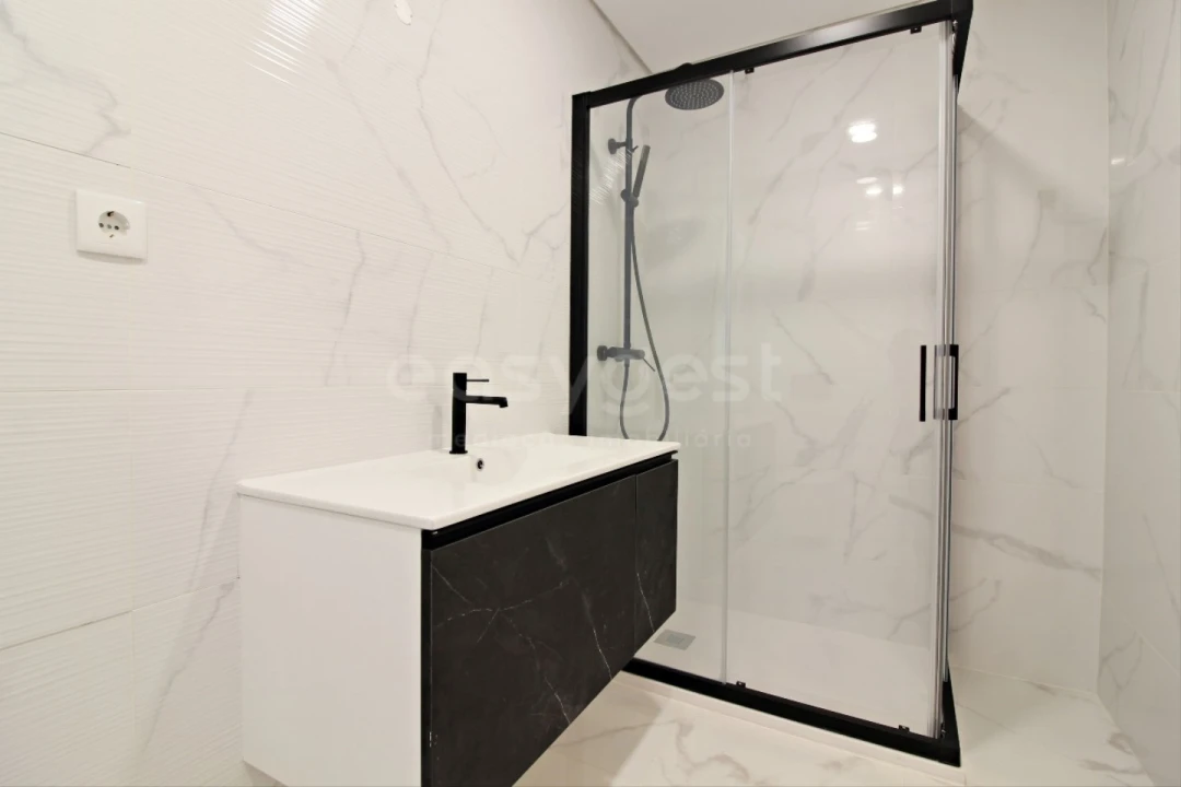 Moradia T4 para Venda em Amora Foto 15