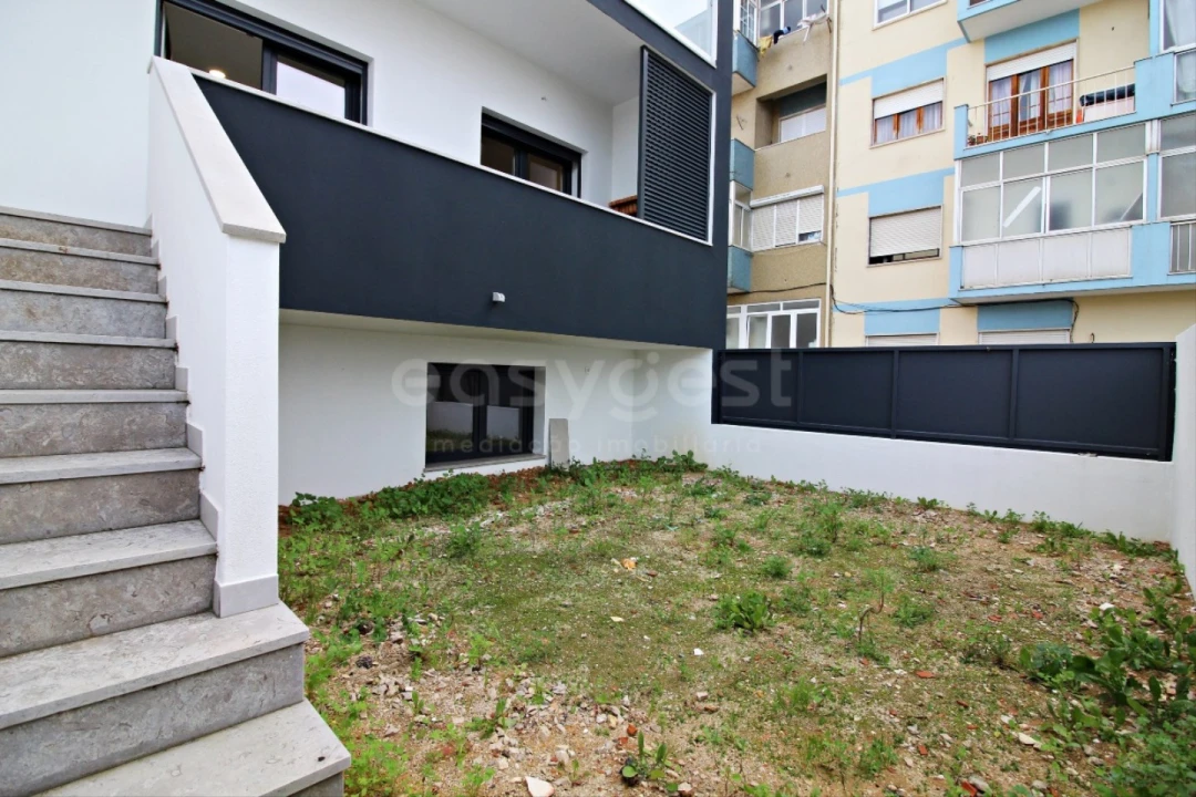 Moradia T4 para Venda em Amora Foto 40