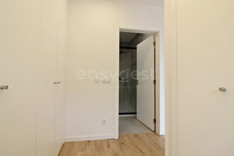 Moradia T4 para Venda em Amora Foto 33