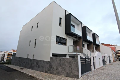 Moradia T4 para Venda em Amora