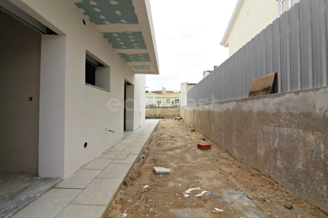 Moradia T3 para Venda em Quinta do Conde Foto 13