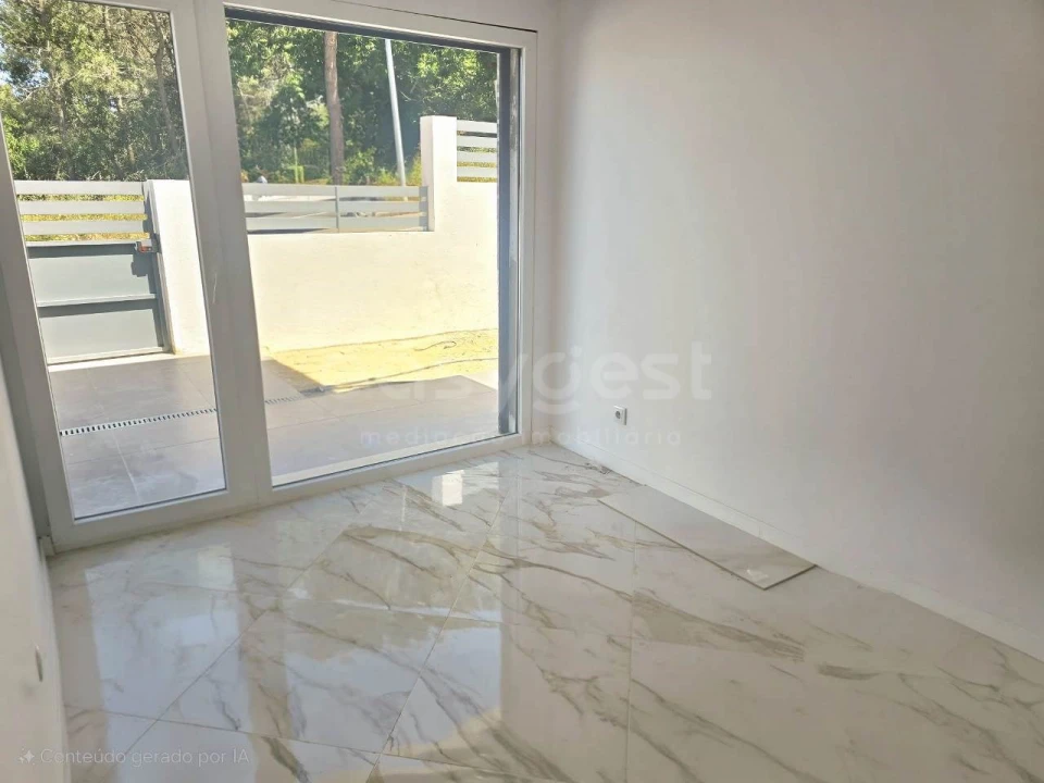 Moradia T4 para Venda em Charneca de Caparica e Sobreda Foto 9