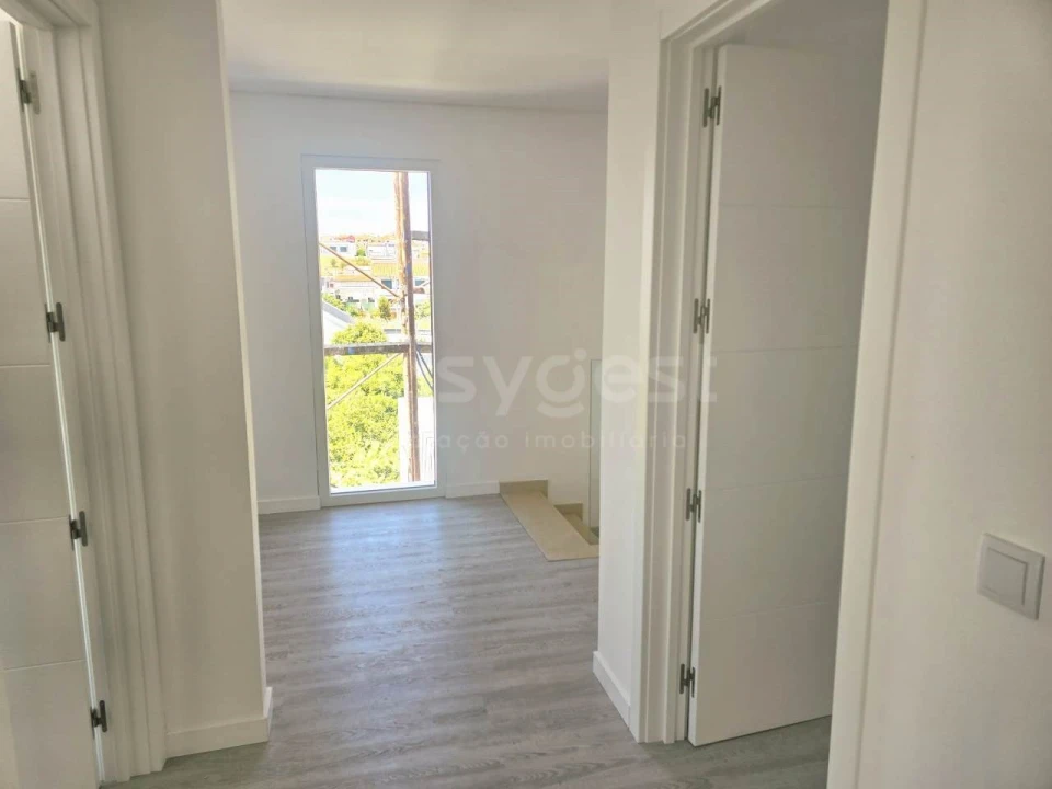 Moradia T4 para Venda em Charneca de Caparica e Sobreda Foto 23