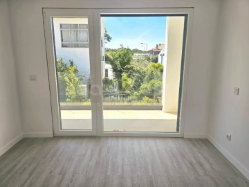 Moradia T4 para Venda em Charneca de Caparica e Sobreda