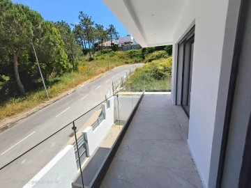 Moradia T4 para Venda em Charneca de Caparica e Sobreda