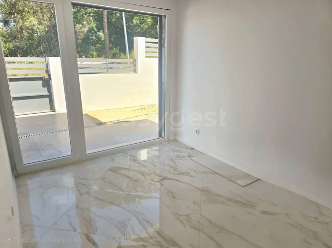Moradia T4 para Venda em Charneca de Caparica e Sobreda Foto 9