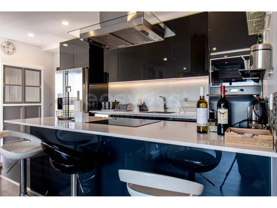Apartamento T2 para Venda em Quarteira Foto 3
