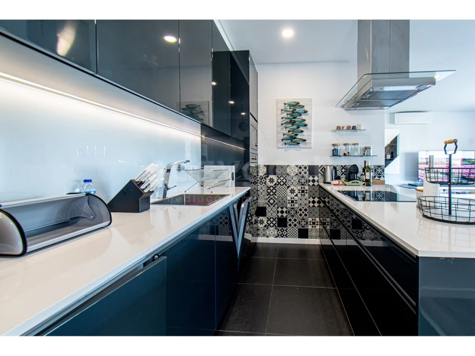 Apartamento T2 para Venda em Quarteira Foto 6
