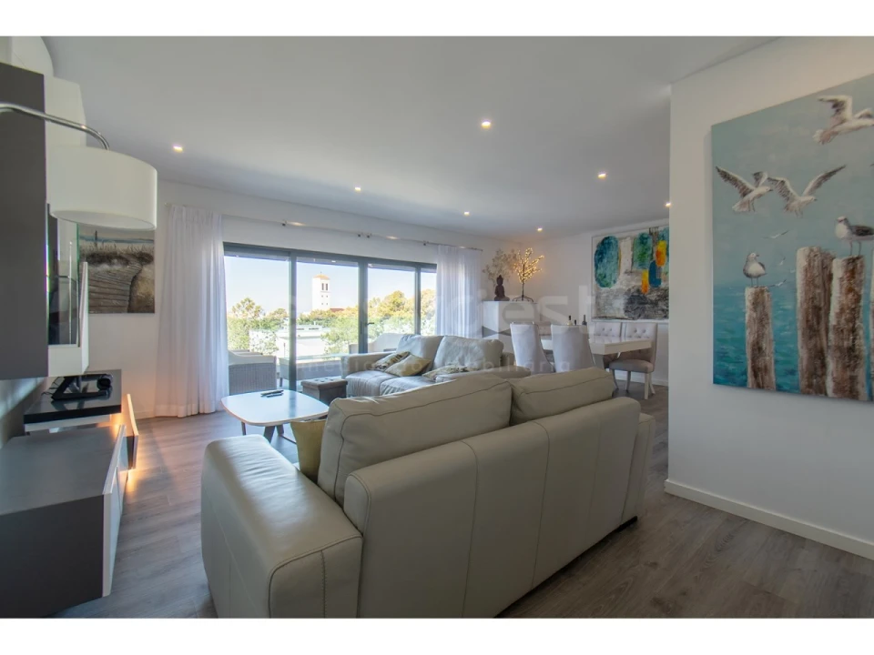 Apartamento T2 para Venda em Quarteira Foto 10