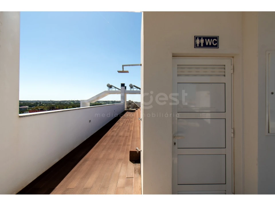 Apartamento T2 para Venda em Quarteira Foto 37