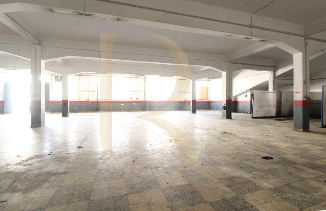 Armazém para Arrendamento em Amora Foto 4