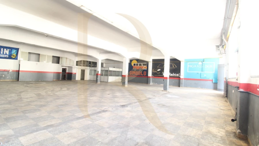 Armazém para Arrendamento em Amora
