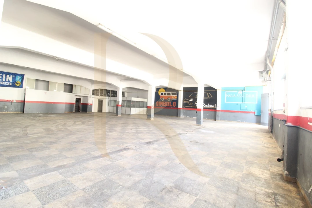 Armazém para Venda em Amora Foto 4