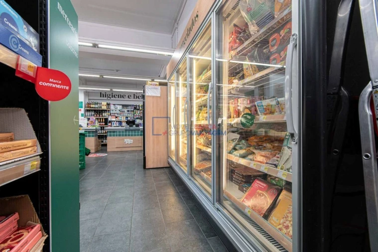 Loja para Venda em Alvalade Foto 17