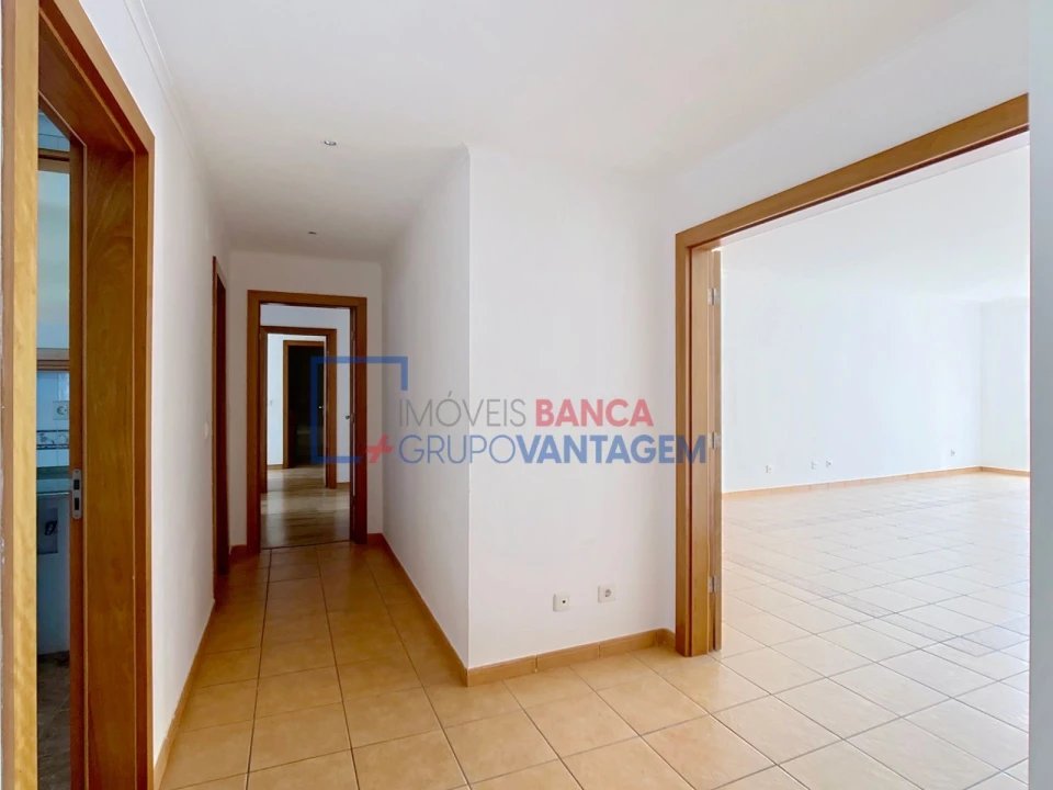 Apartamento T4 para Venda em Santa Maria e São Miguel, São Martinho, São Pedro Penaferrim Foto 3