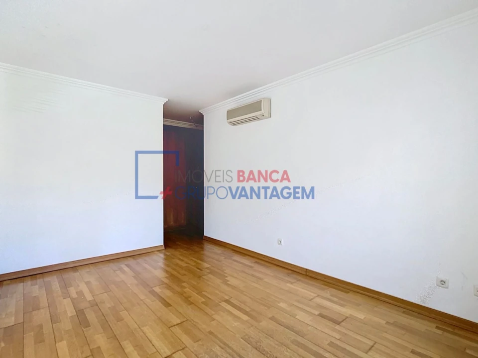 Apartamento T4 para Venda em Santa Maria e São Miguel, São Martinho, São Pedro Penaferrim Foto 27