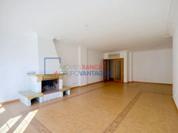 Apartamento T4 para Venda em Santa Maria e São Miguel, São Martinho, São Pedro Penaferrim