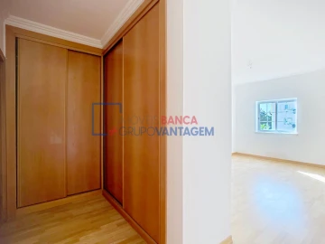 Apartamento T4 para Venda em Santa Maria e São Miguel, São Martinho, São Pedro Penaferrim