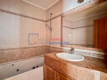 Apartamento T4 para Venda em Santa Maria e São Miguel, São Martinho, São Pedro Penaferrim