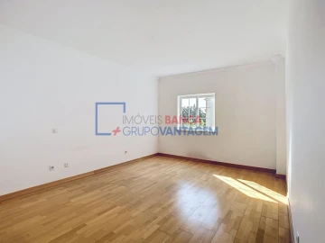 Apartamento T4 para Venda em Santa Maria e São Miguel, São Martinho, São Pedro Penaferrim