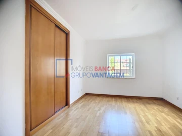 Apartamento T4 para Venda em Santa Maria e São Miguel, São Martinho, São Pedro Penaferrim