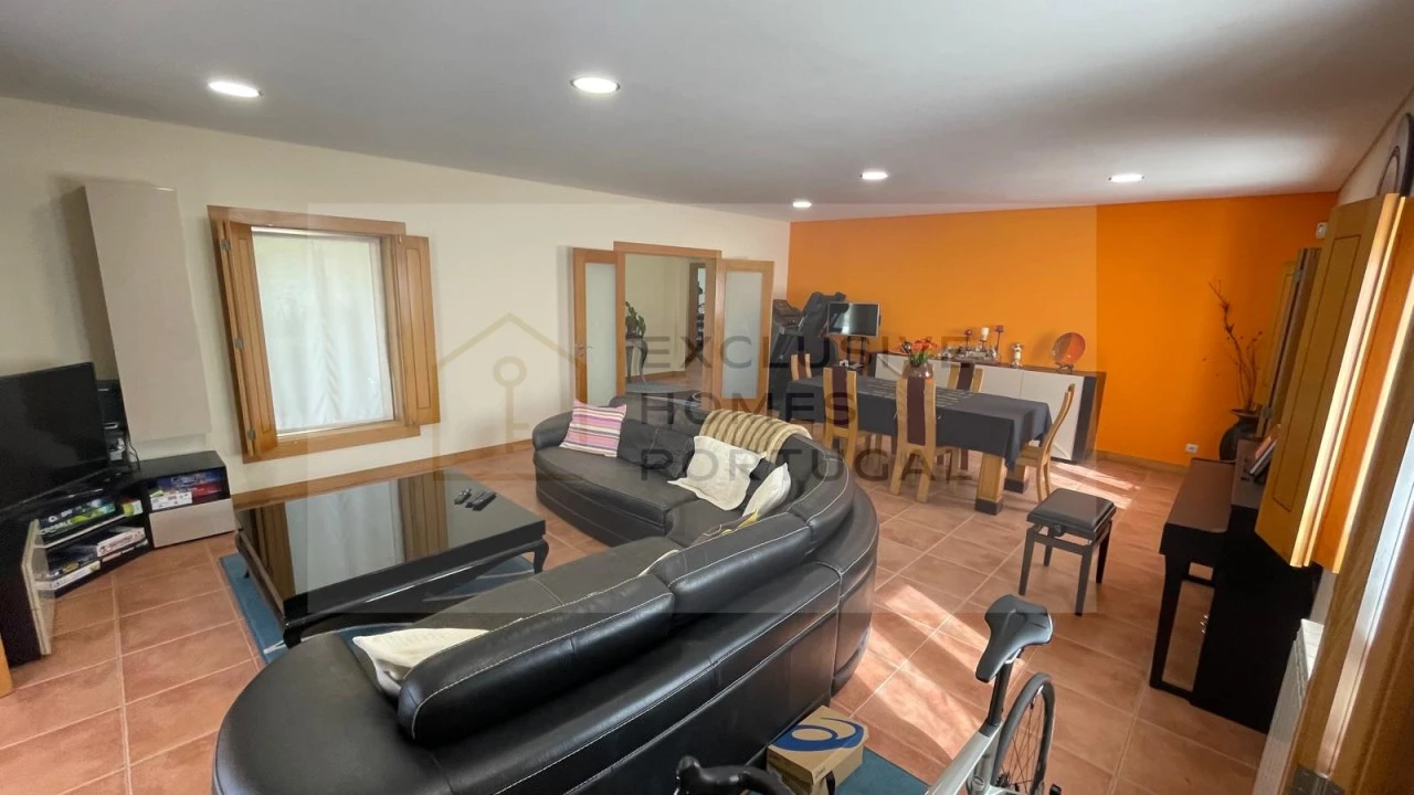 Moradia T4 para Venda em Calheiros Foto 9